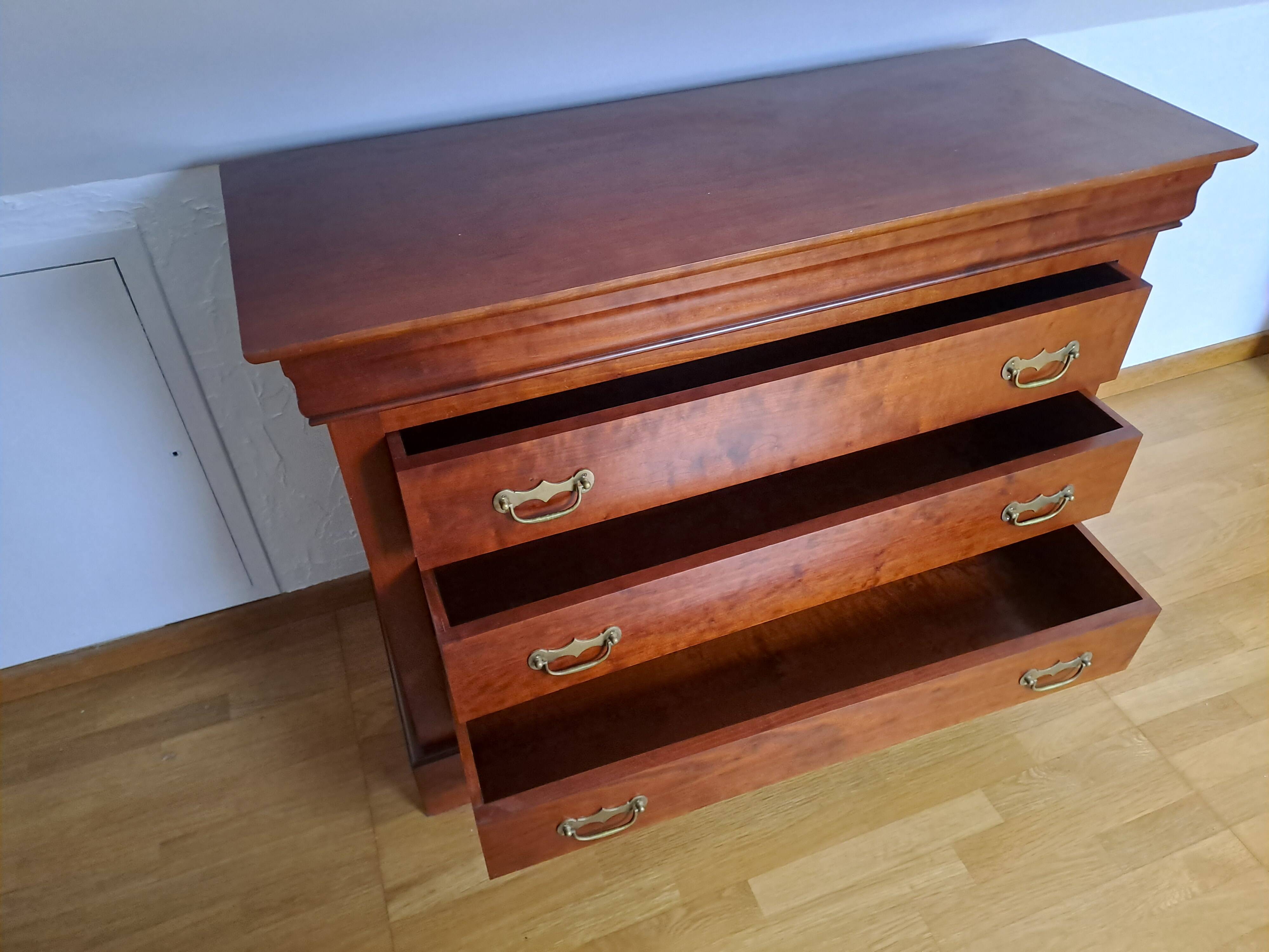 Cherry Wood Chest of Drawers