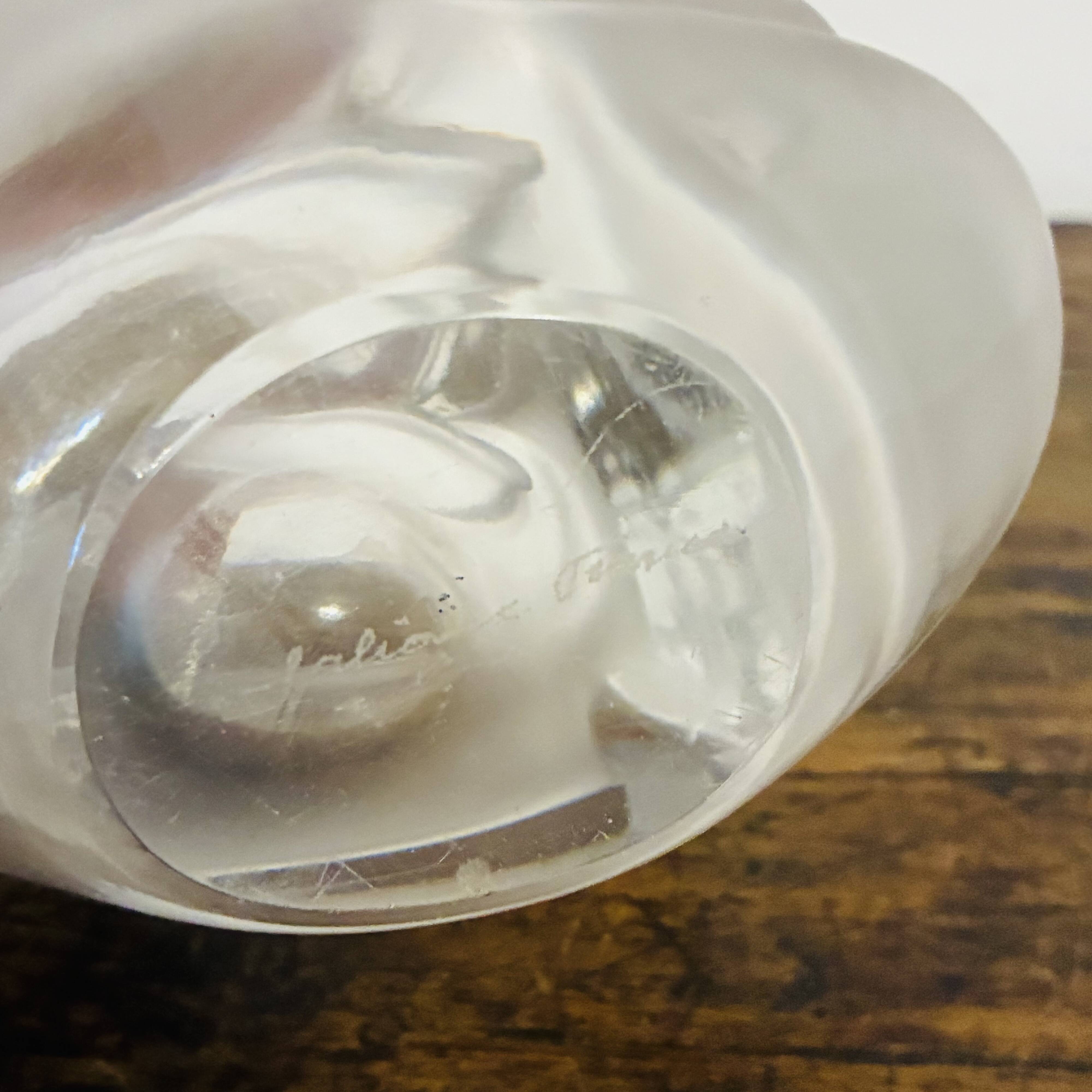 Lalique "sylvie" — dove vase in satin and polished pressed crystal