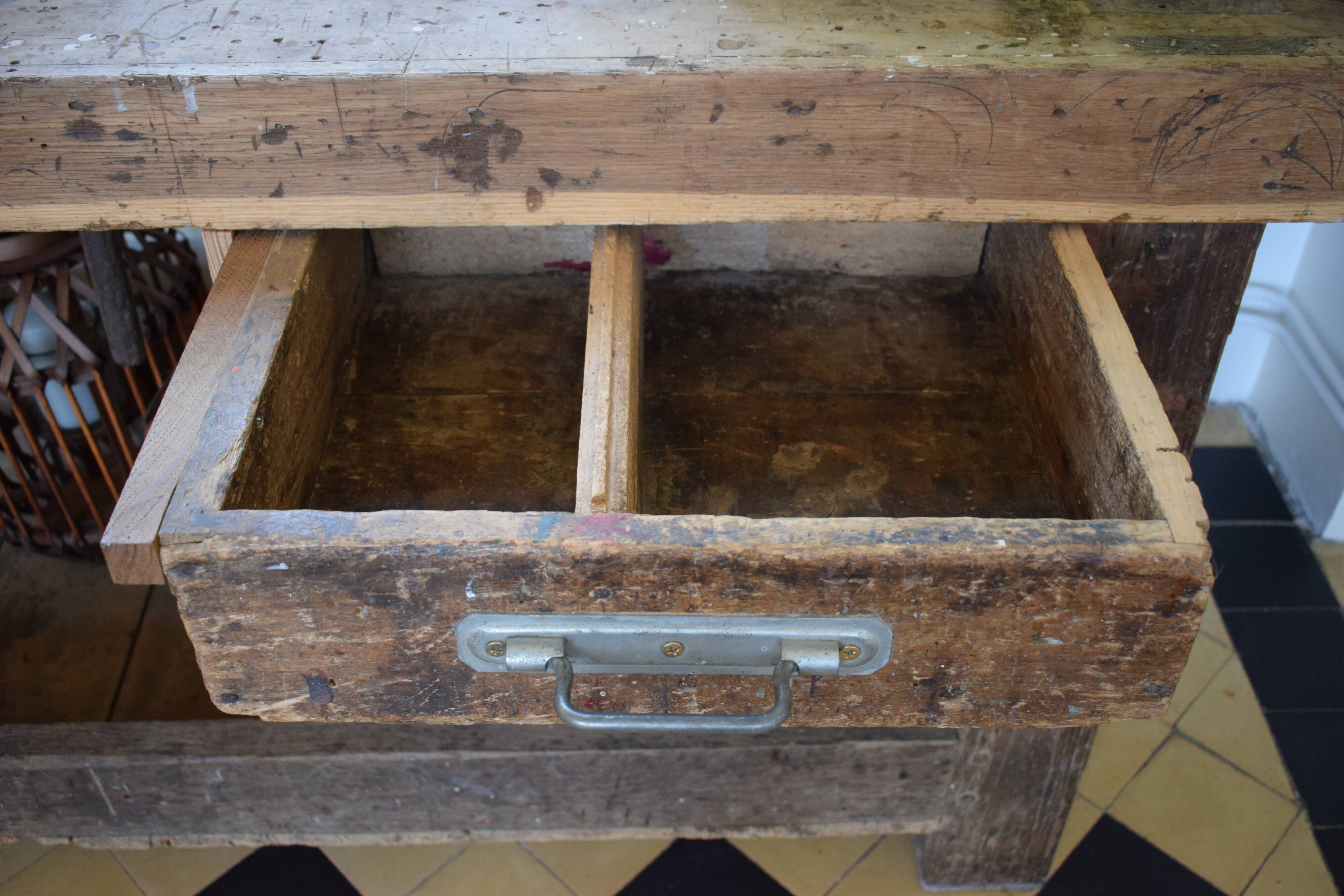 Carpenter's establishment 3 meters