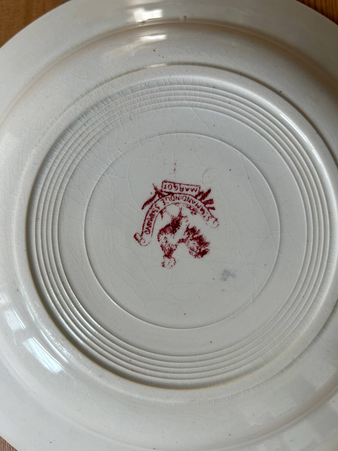 Série dépareillée de 4 assiettes creuses « Terre de Fer »