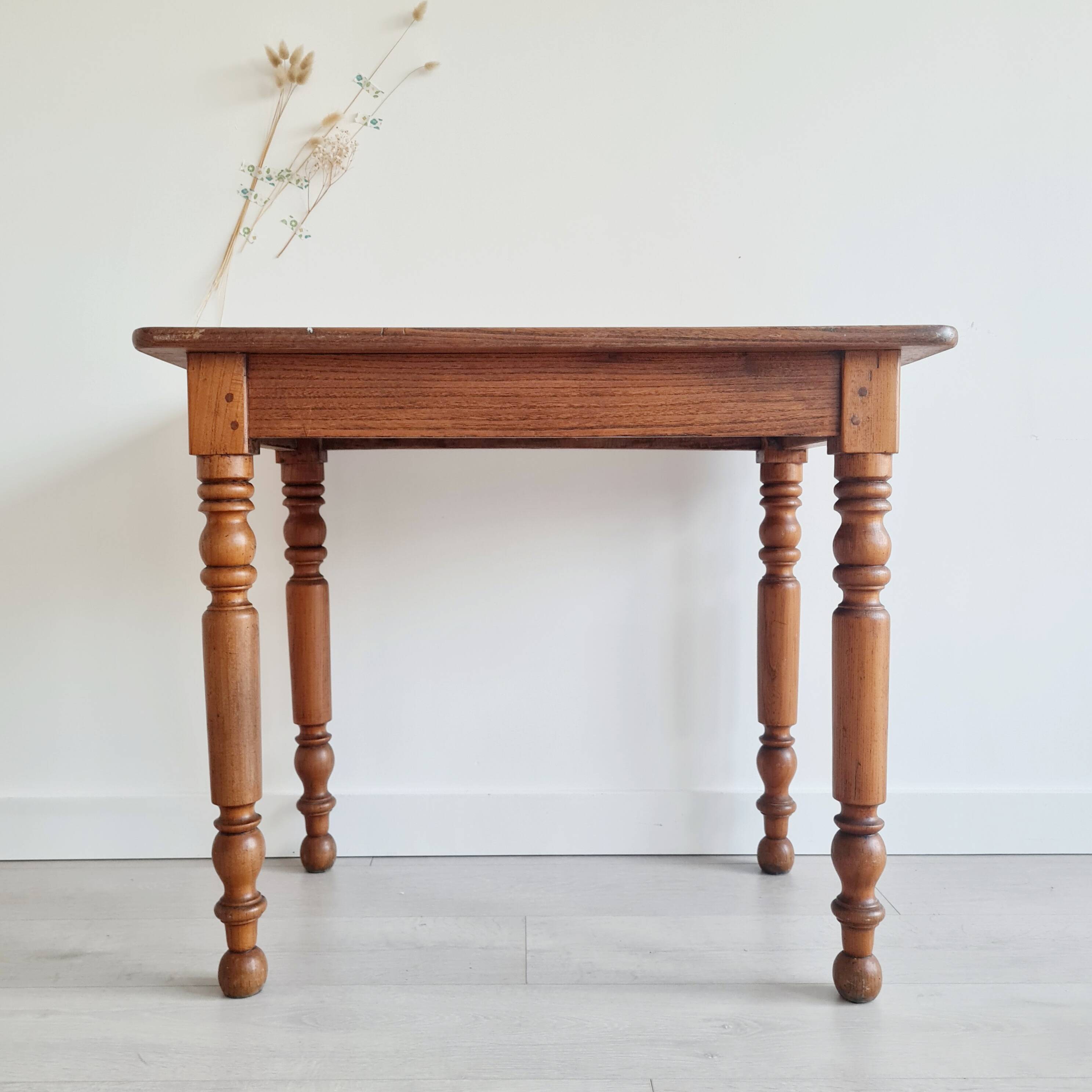 Table ancienne - bureau en bois massif pieds tournés
