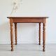 Table ancienne - bureau en bois massif pieds tournés