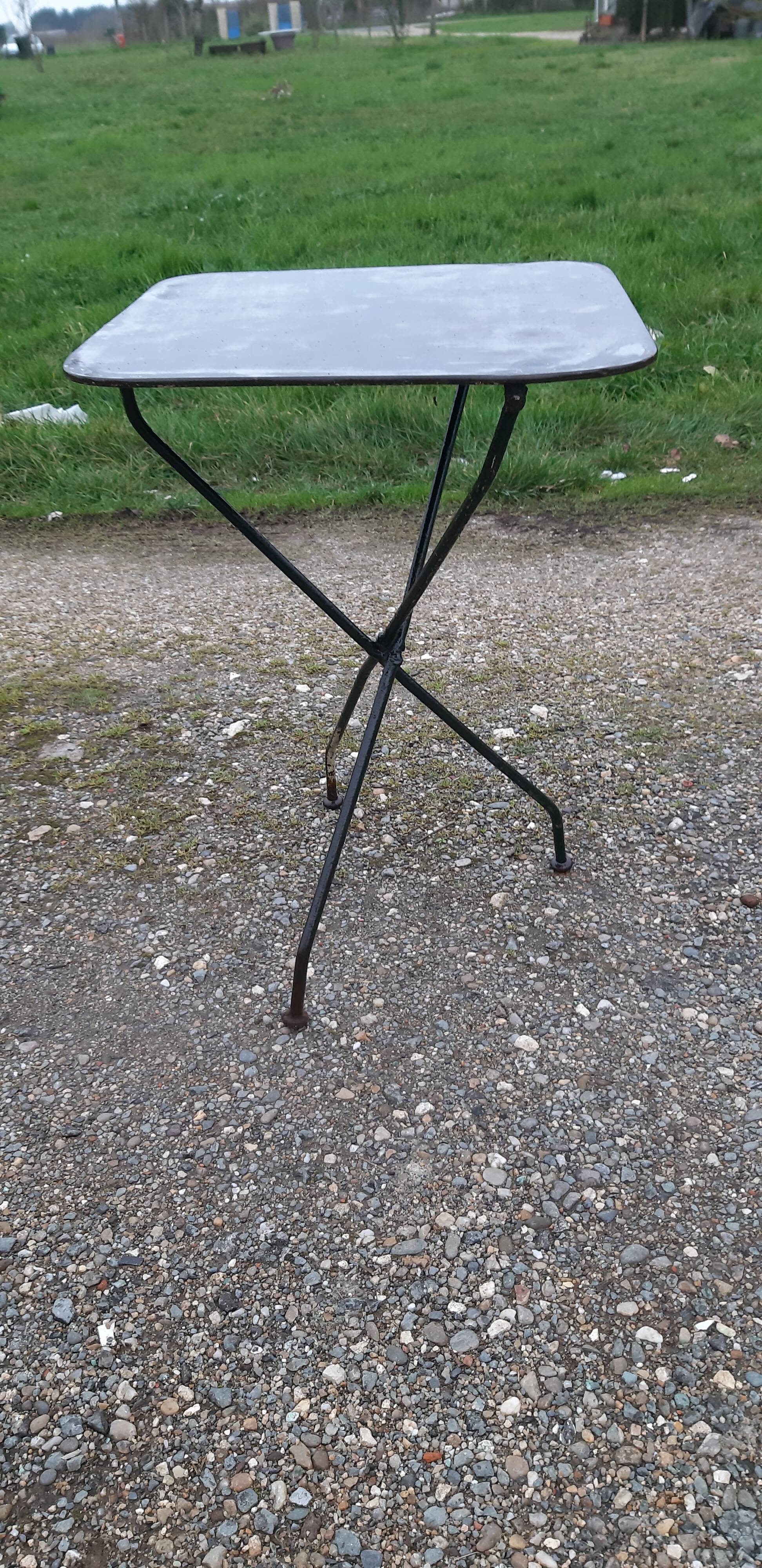 Bistro table 1900 in wrought iron