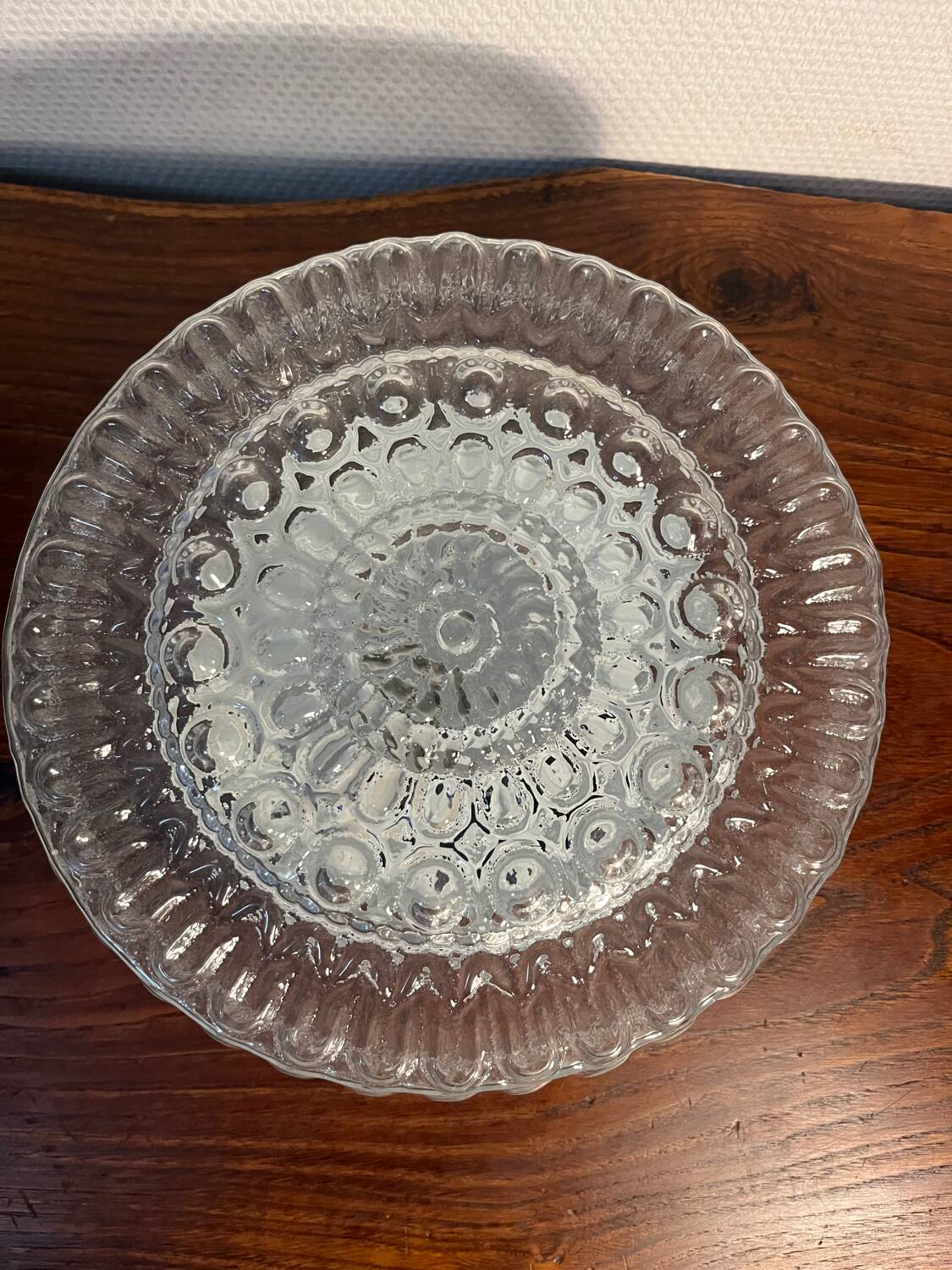 Ceiling light in bubbled chiseled glass with porcelain socket