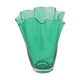 Vase fazzoletto en verre vert ou vase mouchoir, années 1950.