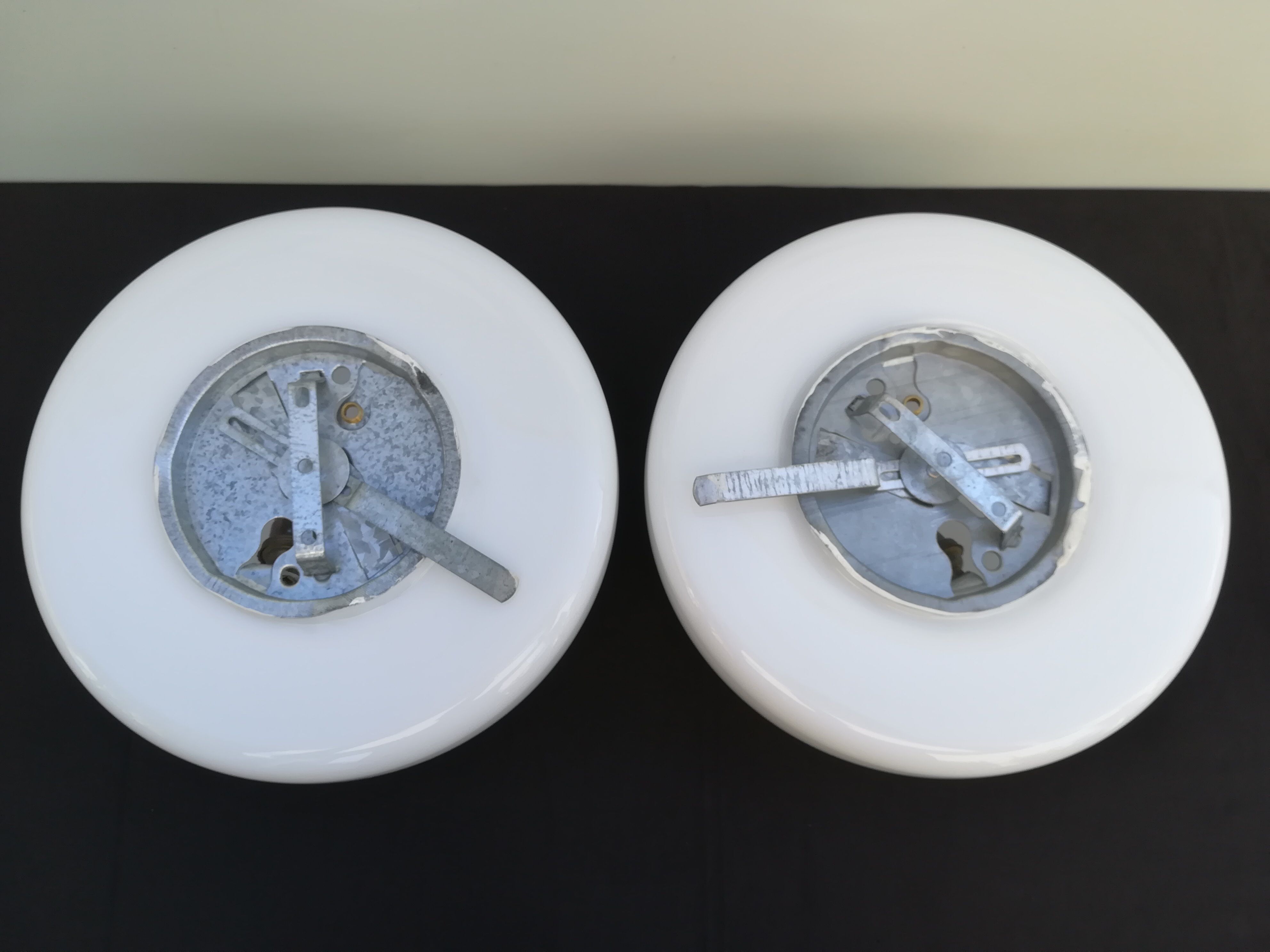 TWO PLAFONNIERS IN OPALINE OF ANNEES 60/70