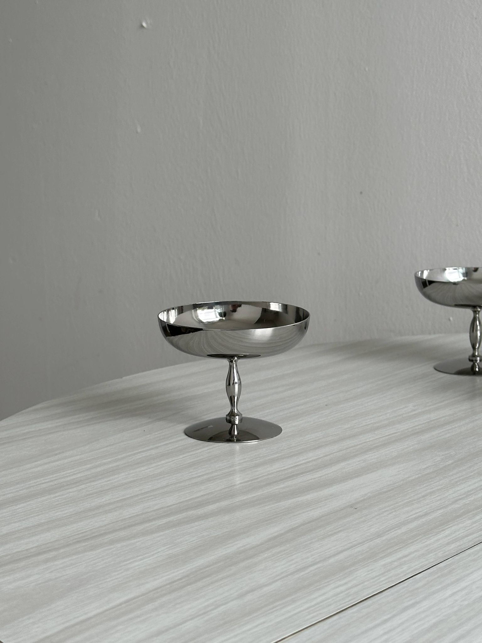 6 matte stainless steel footed bowls