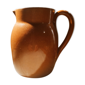 Sandstone pitcher