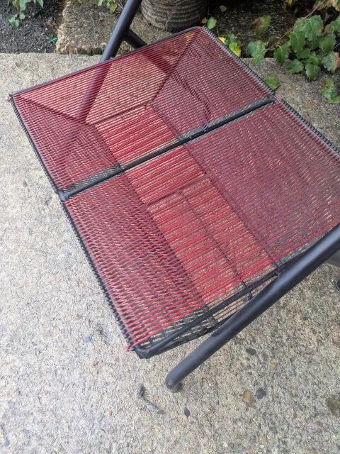 Scoubidou side table