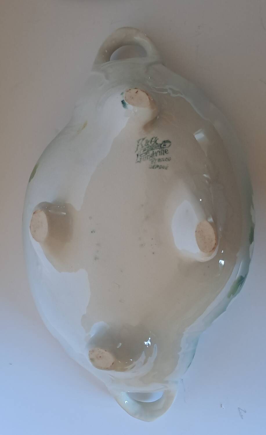 Keller and Guérin Lunéville soup tureen, Pommier model.