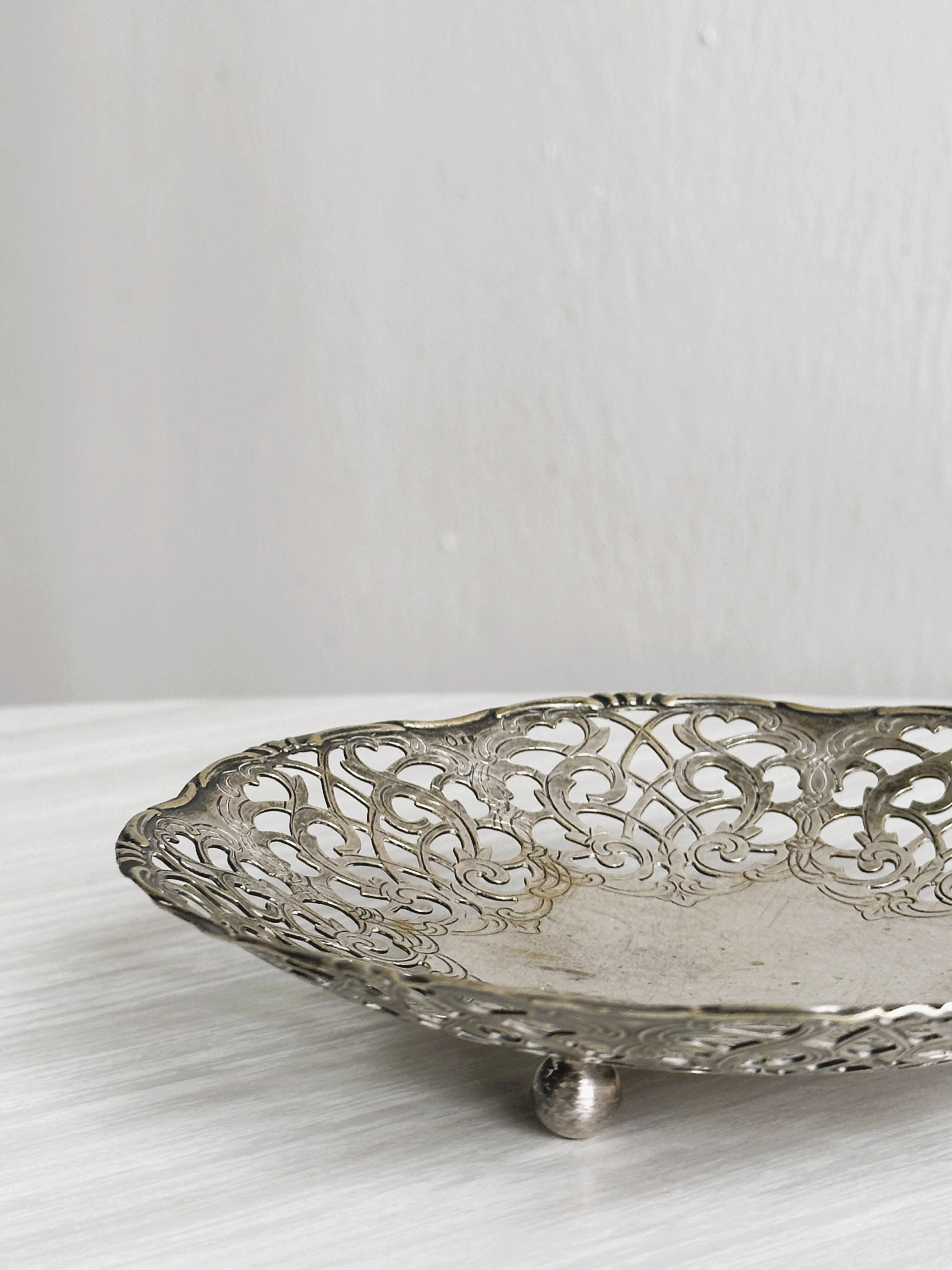 Small bowl in old openwork metal