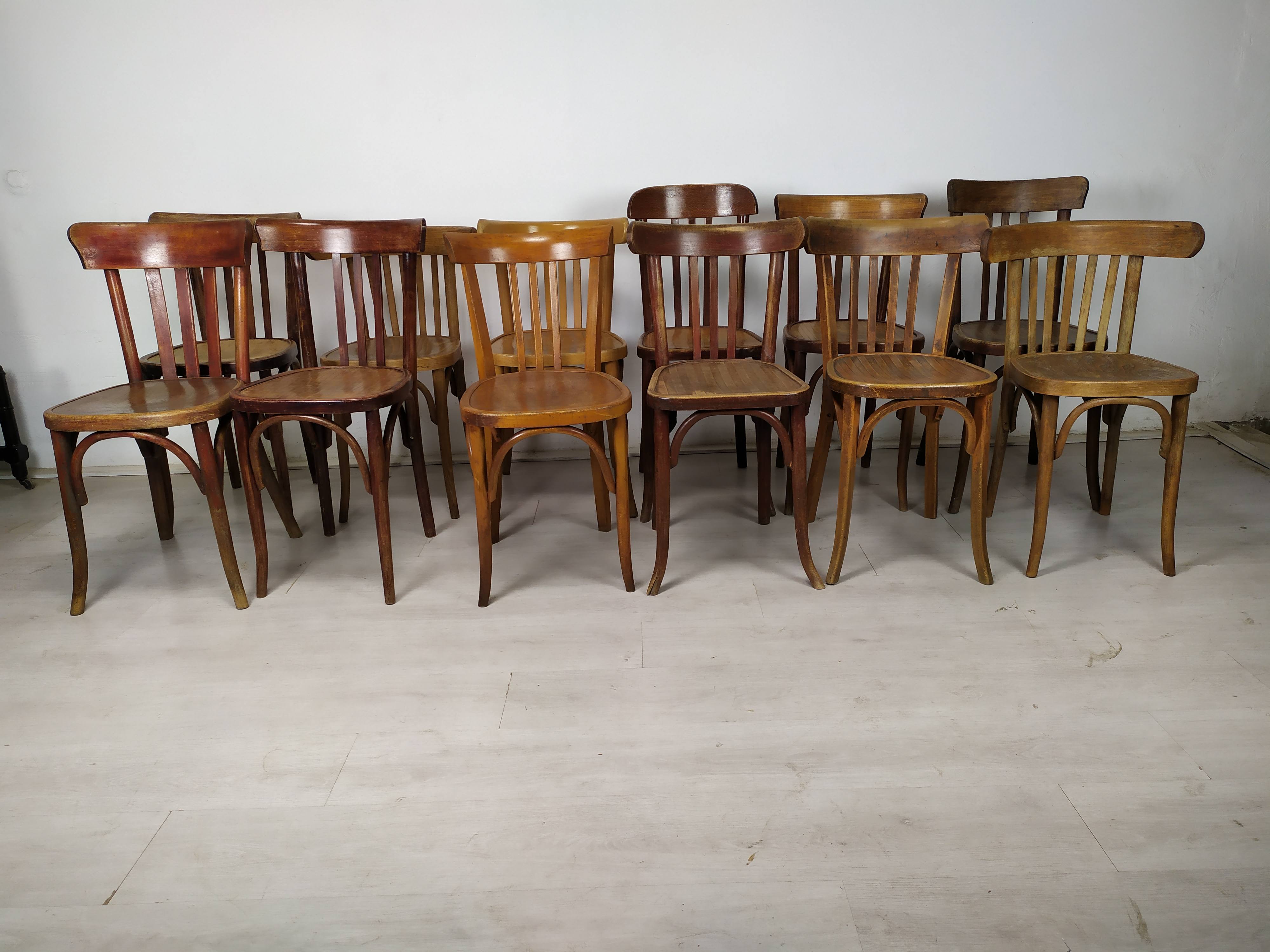 Lot de 12 chaises bistrot