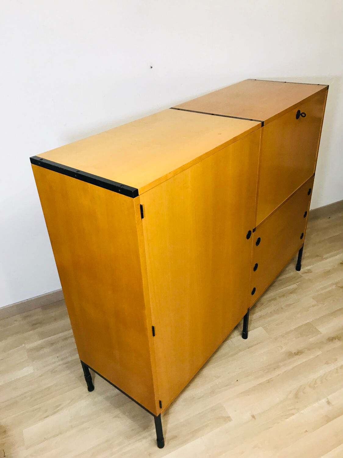 Office secretary A.R.P. Minvielle edition