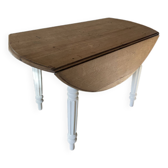 Revamped round butterfly table