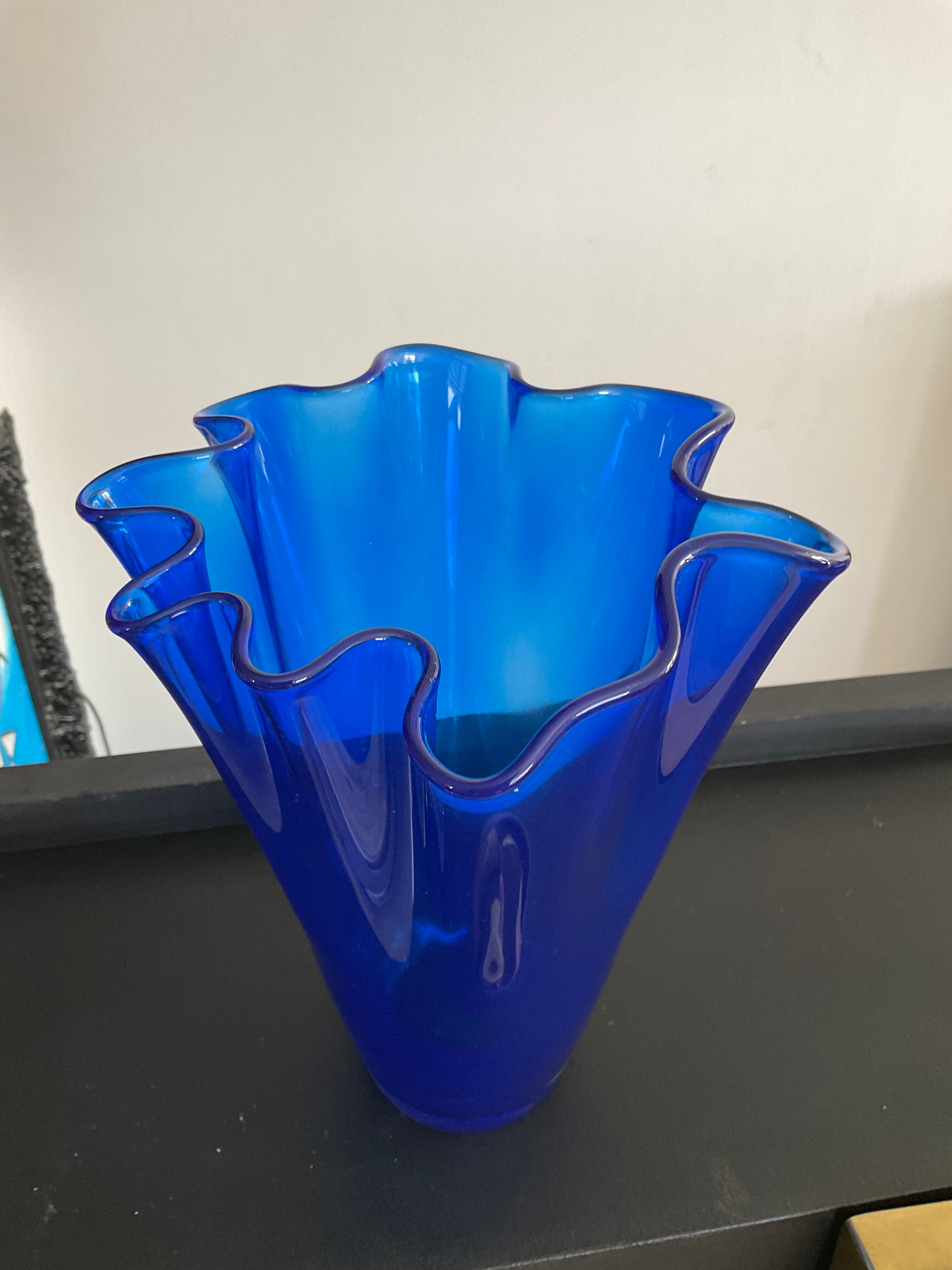 Vintage handkerchief vase made of glass paste