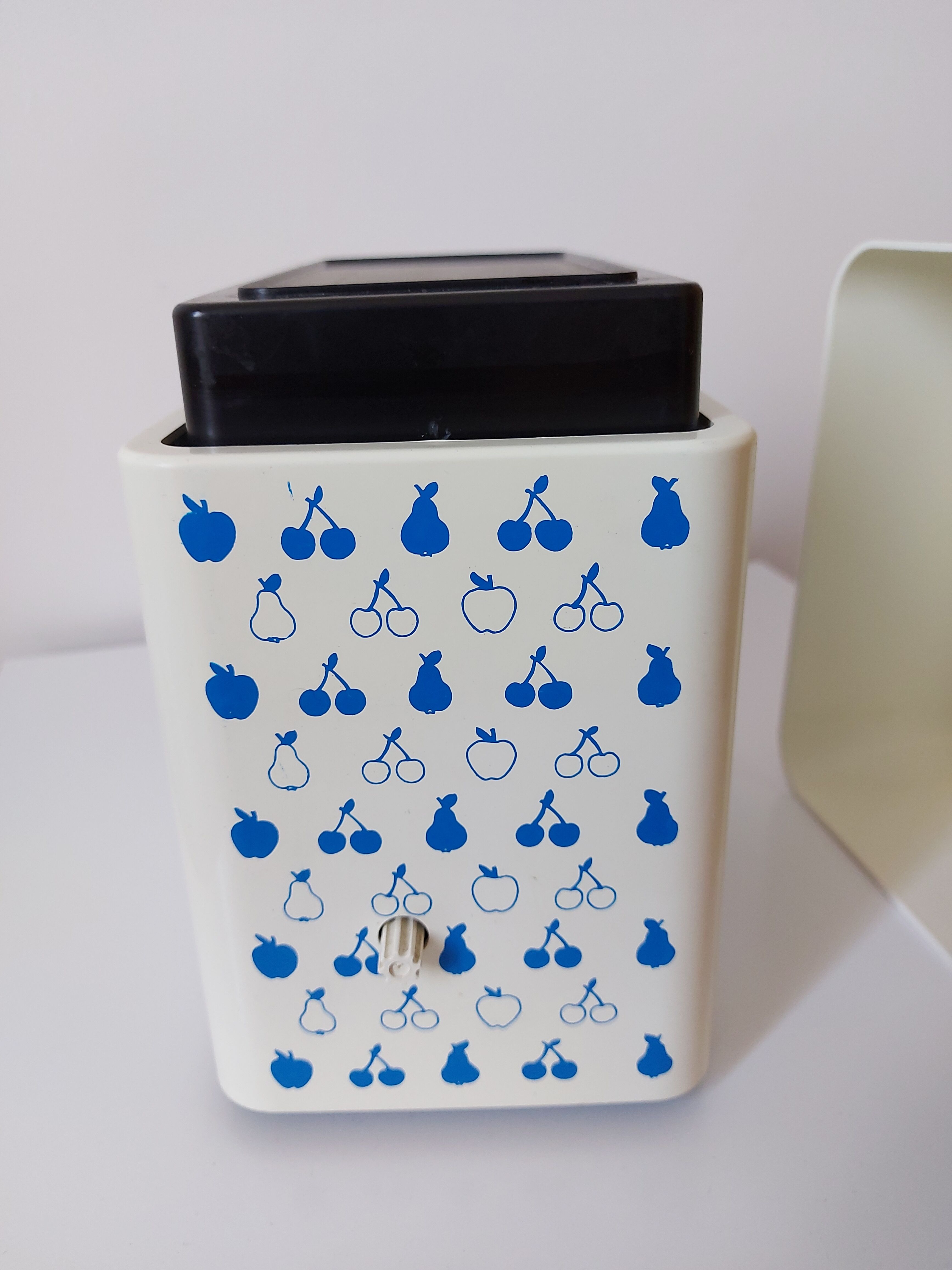 Vintage terraillon scale