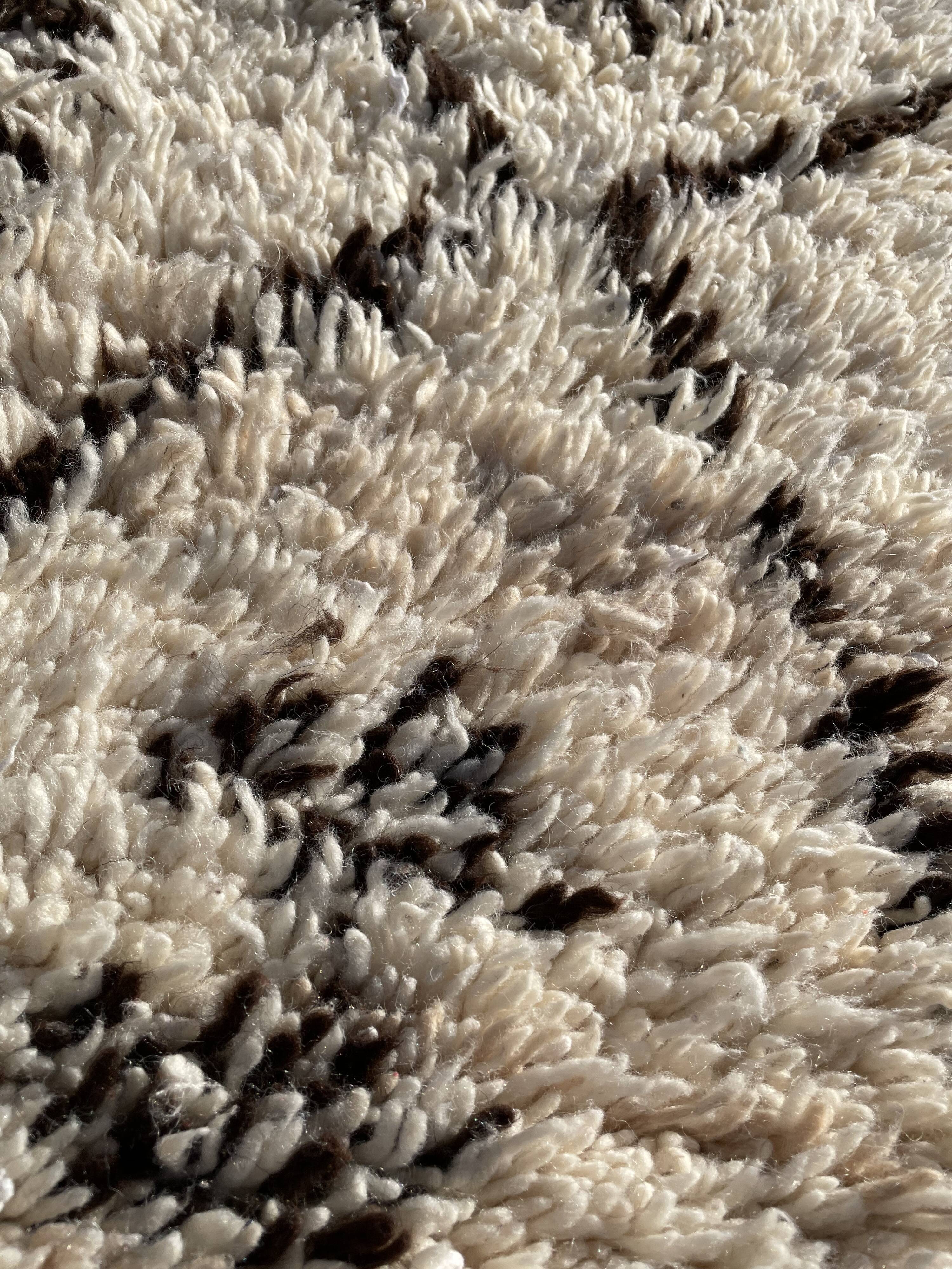 Moroccan berber carpet beni ouarain wool 90x195 cm