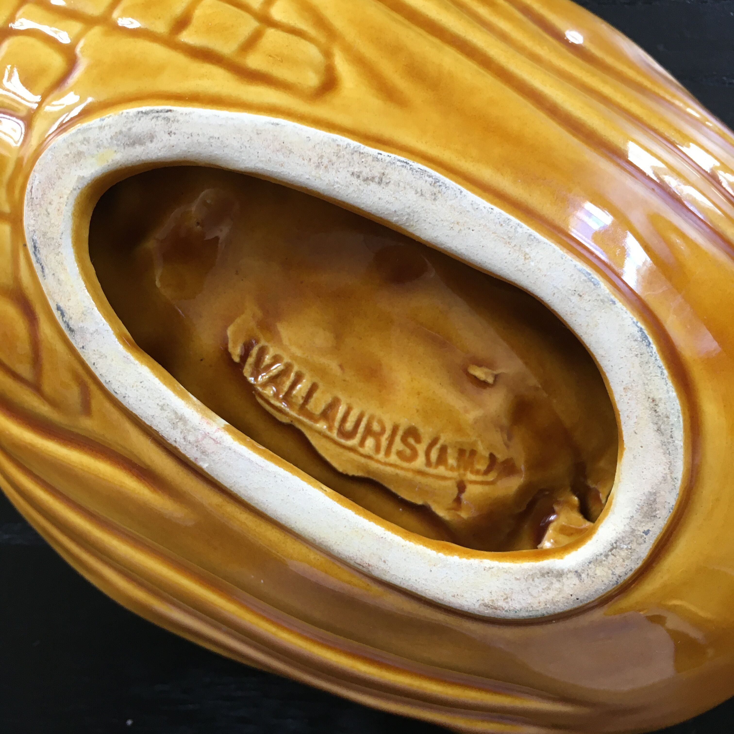 Vallauris corn pocket emptier