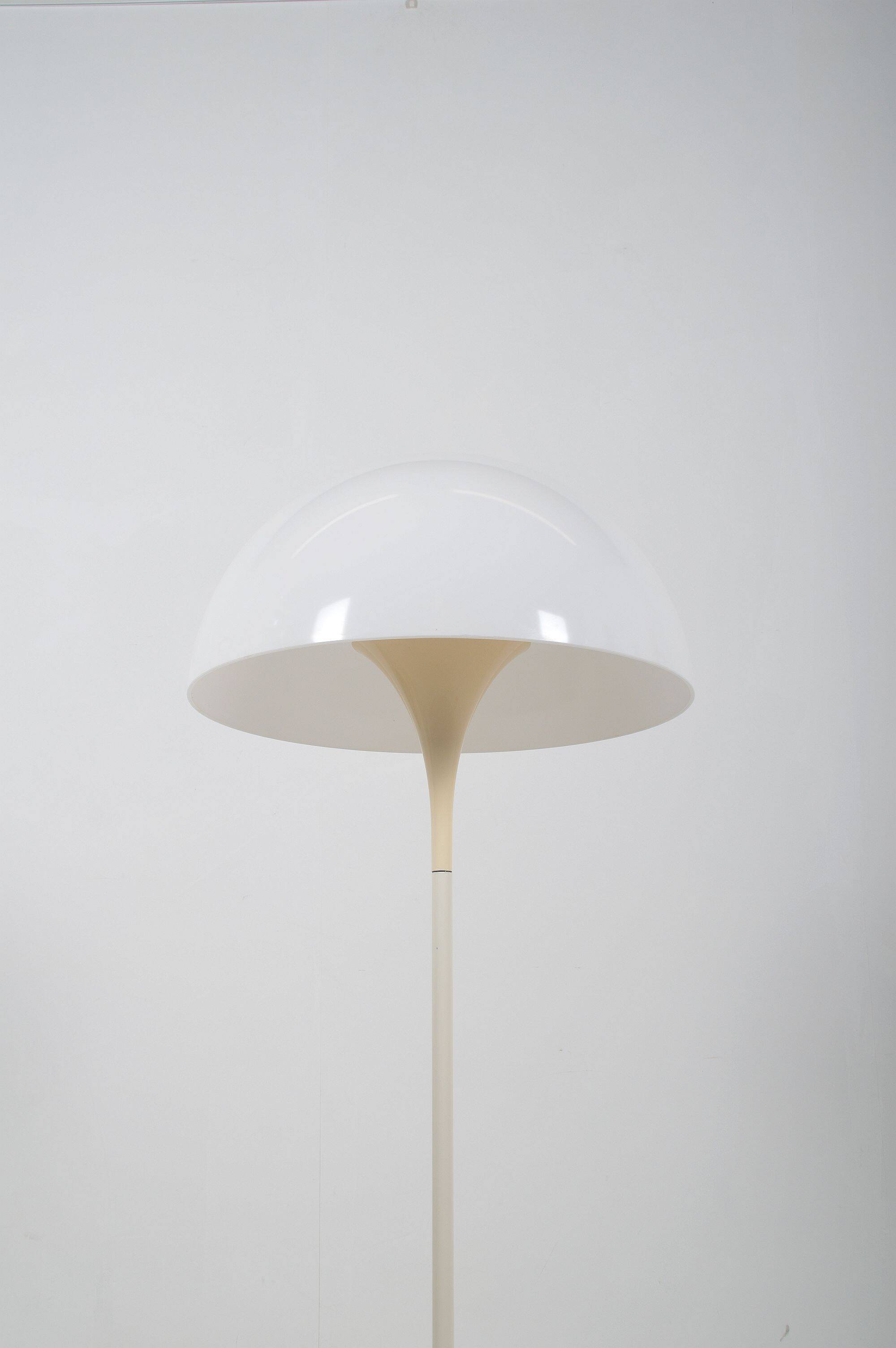 Lampe sur pied Panthella conçue par Verner Panton pour Louis Poulsen, années 1970.