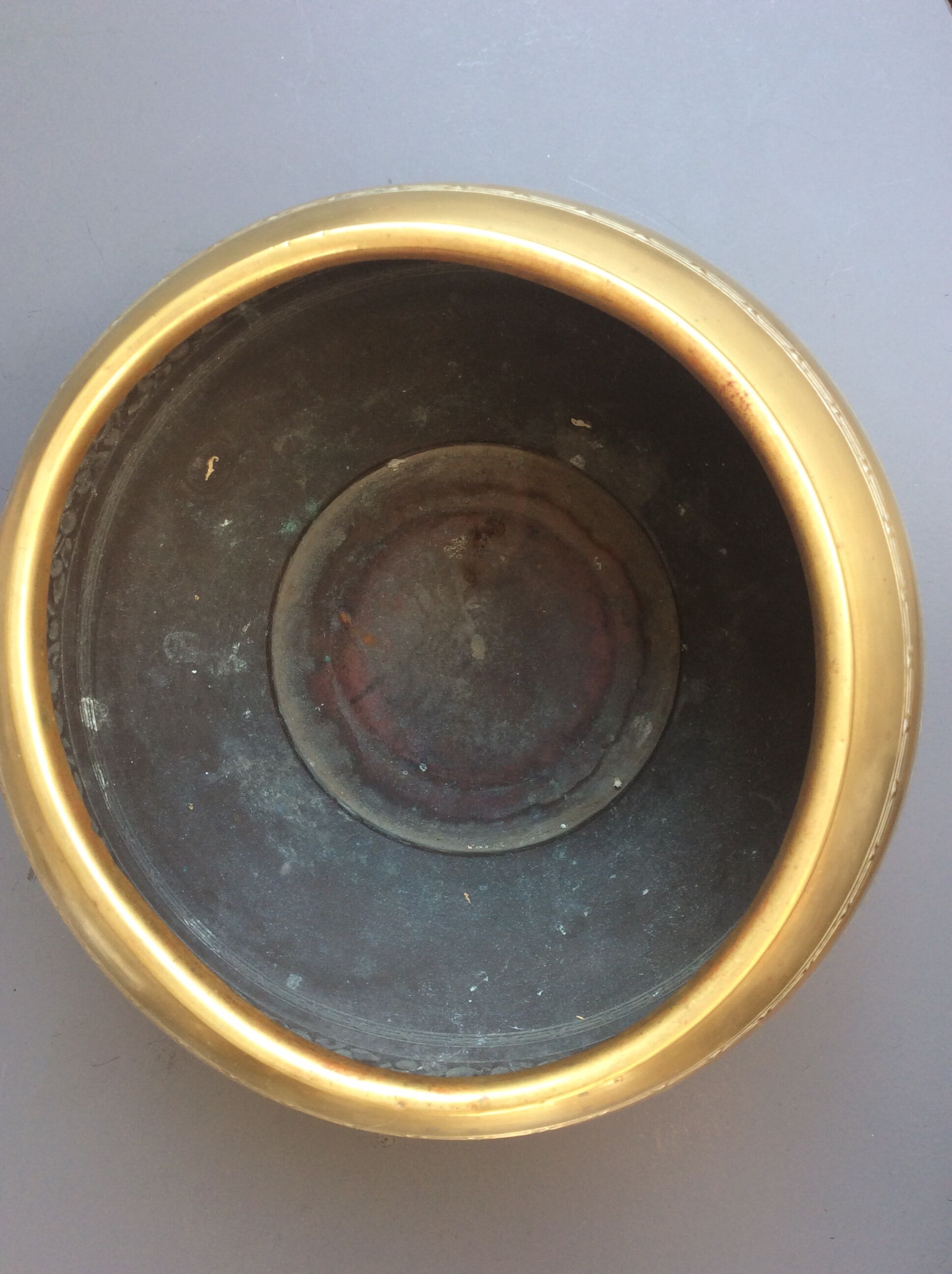 Planter  pot brass dore