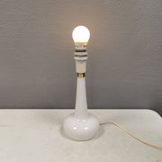 Lampe de table Le Klint, verre opalin blanc laiteux, dessus en laiton, modèle 311