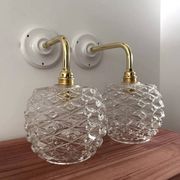 Paire d’appliques murales vintage en verre ciselé pomme de pin