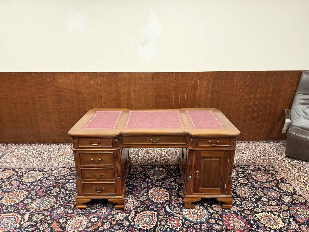 New! - Classic English Desk Partnerdesk Red Leather