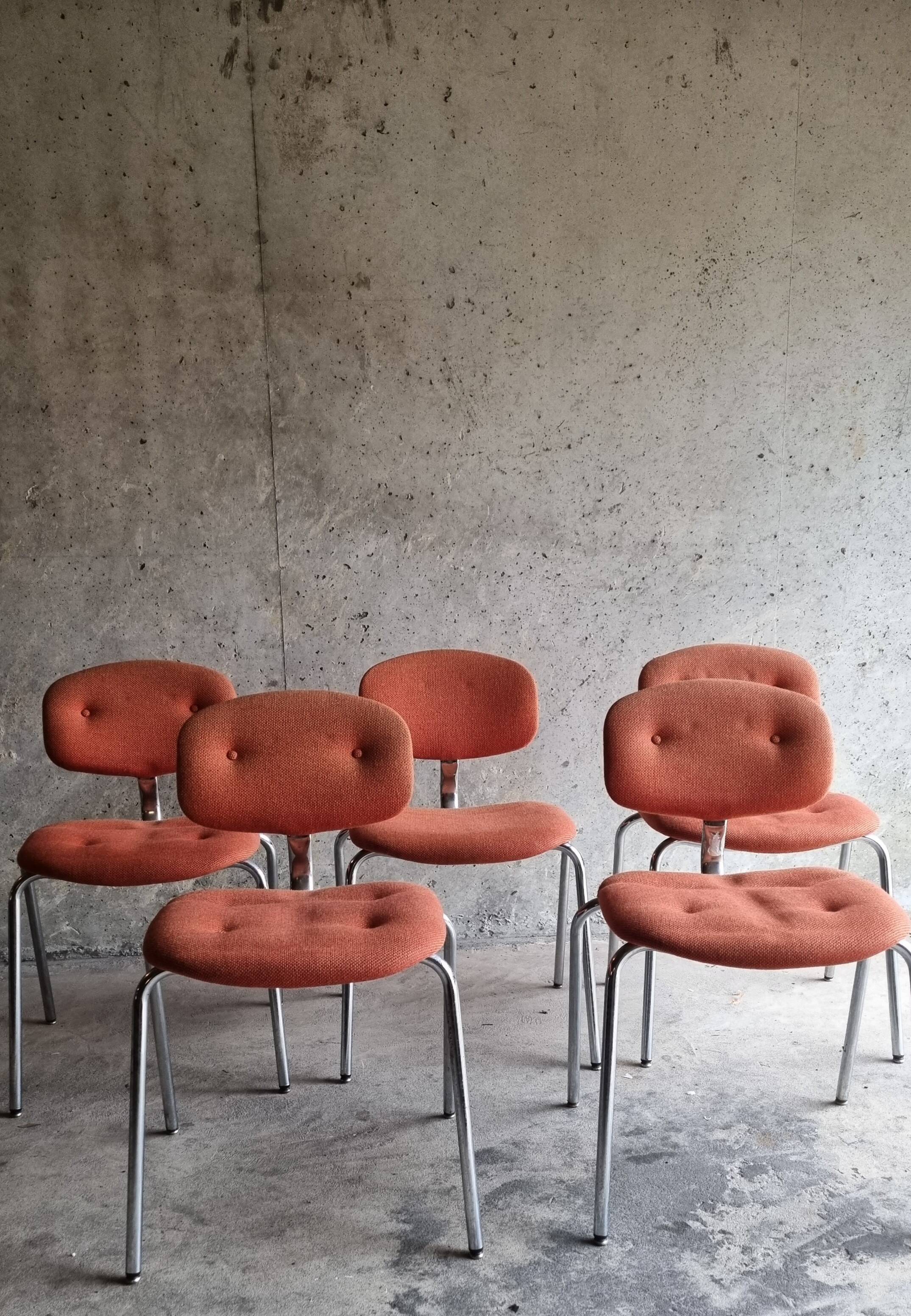 Set of 5 steelcase strafor chairs