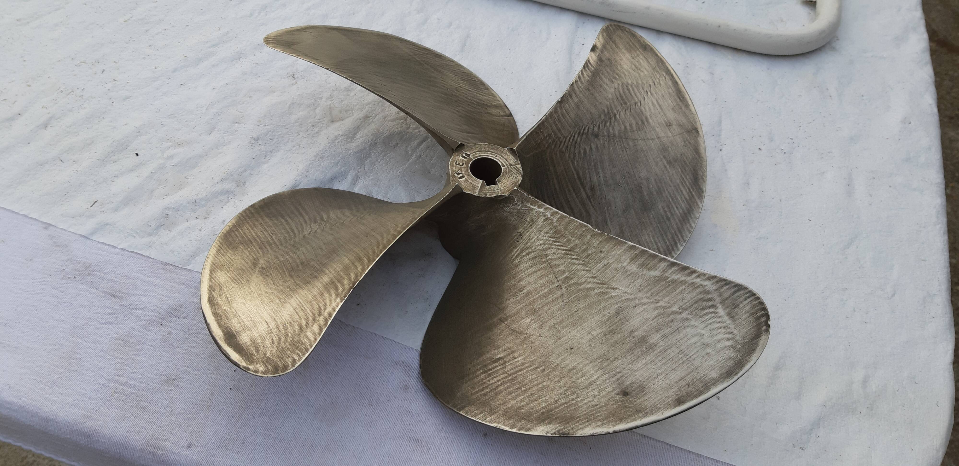 Radice bronze boat propeller