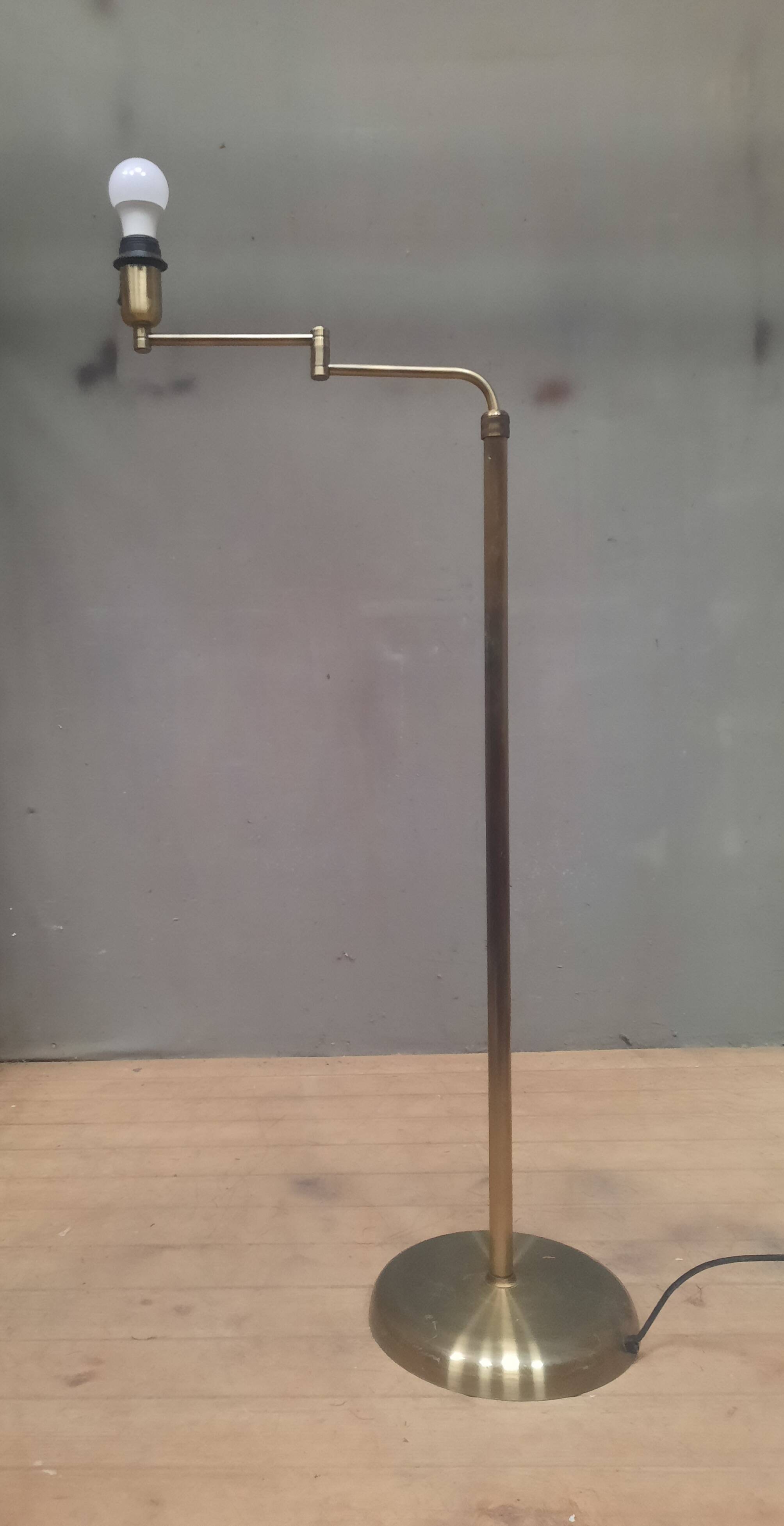 Adjustable height reading stand