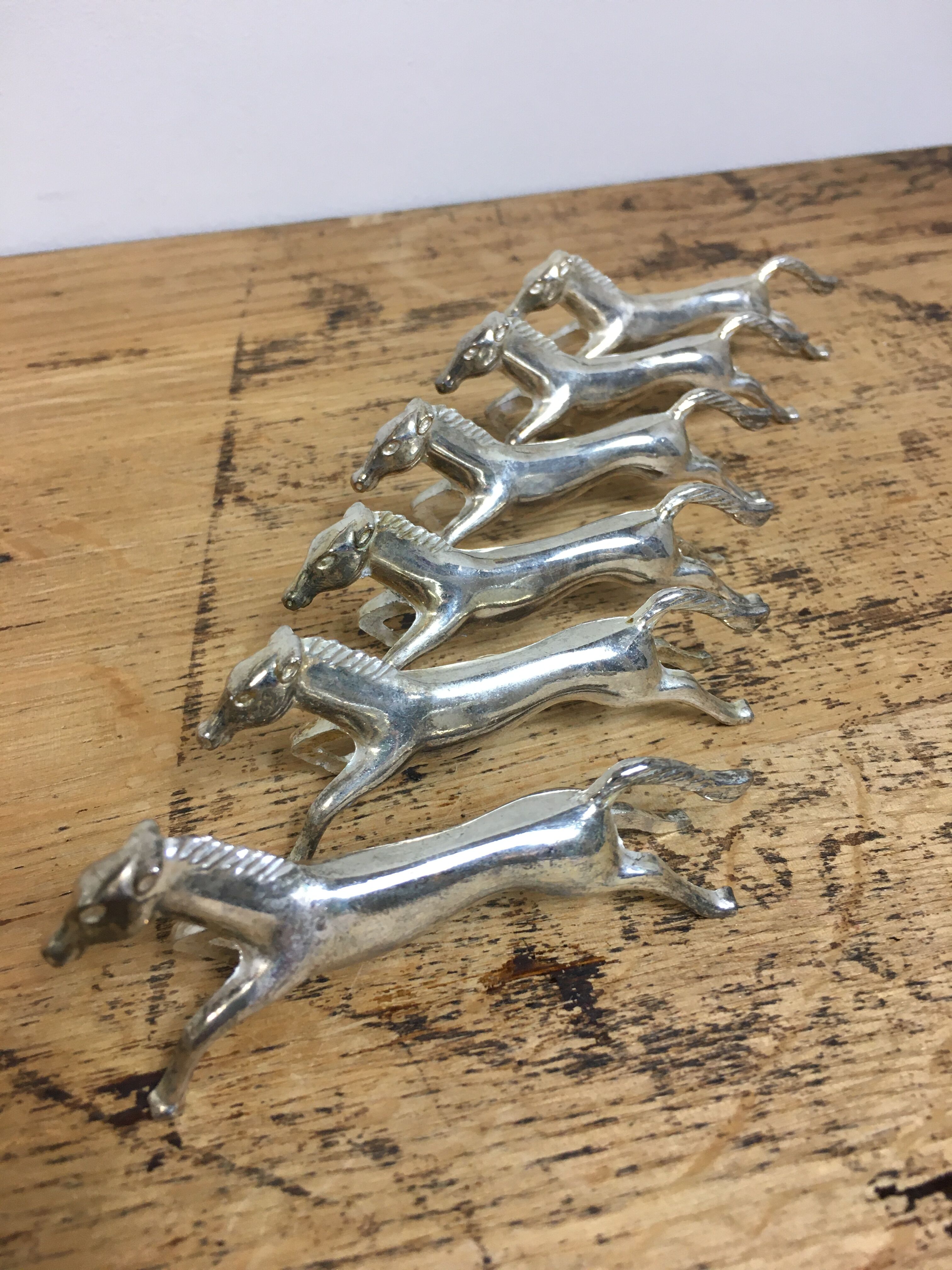 6 porte couteaux en métal forme de cheval