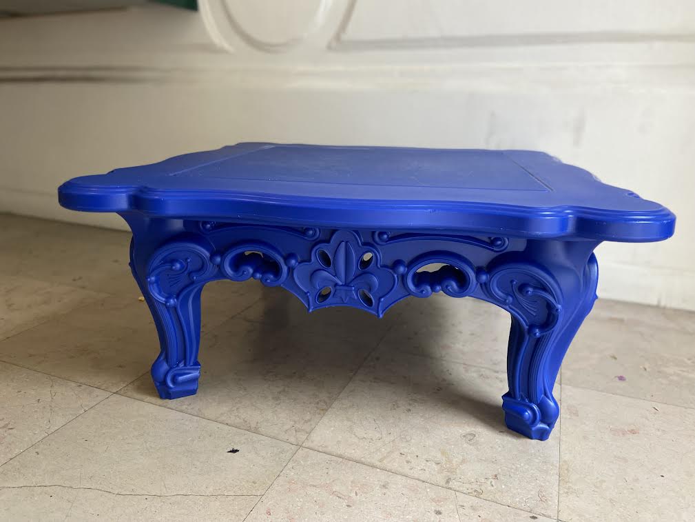 Coffee table "Duke of Love"