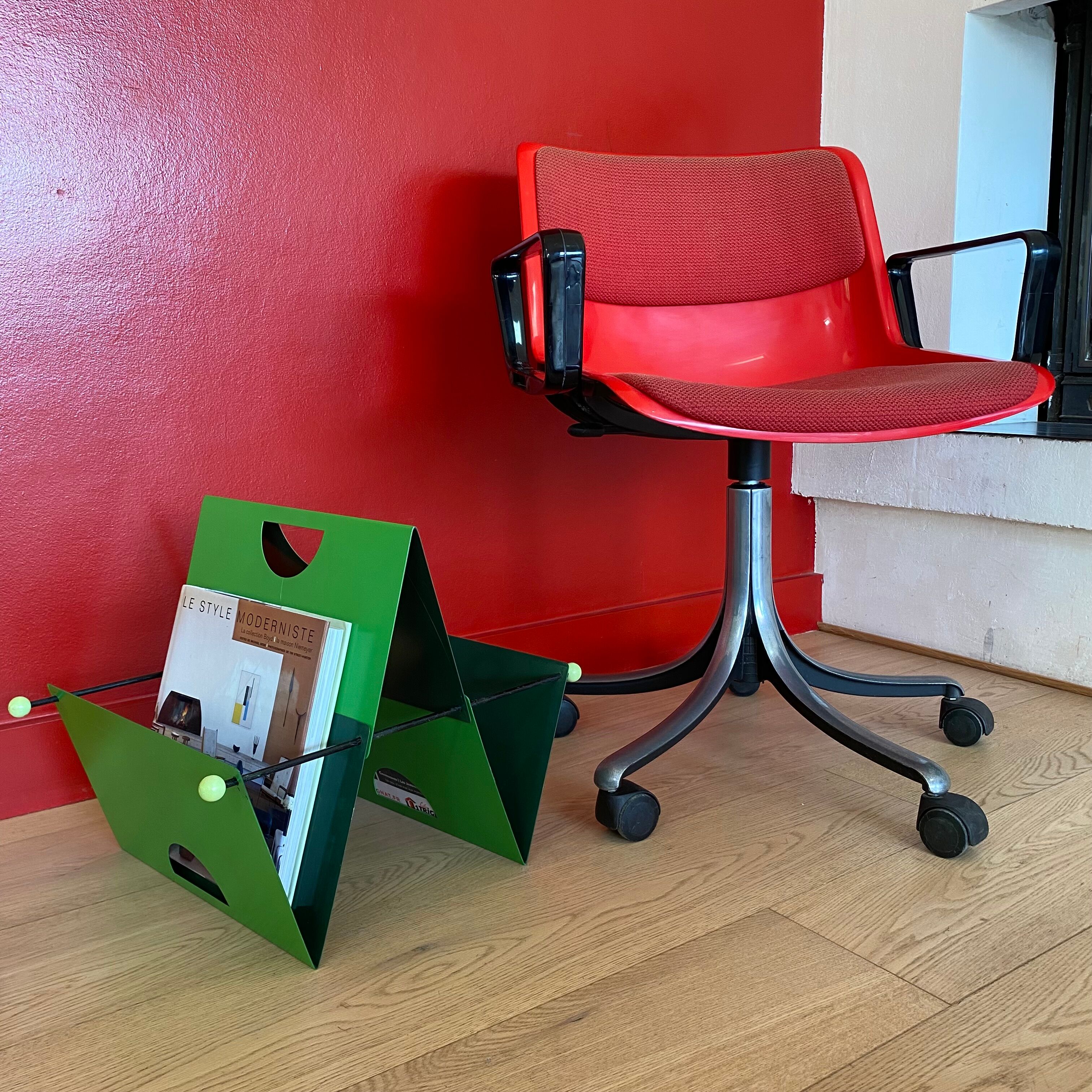 Vintage magazine holder