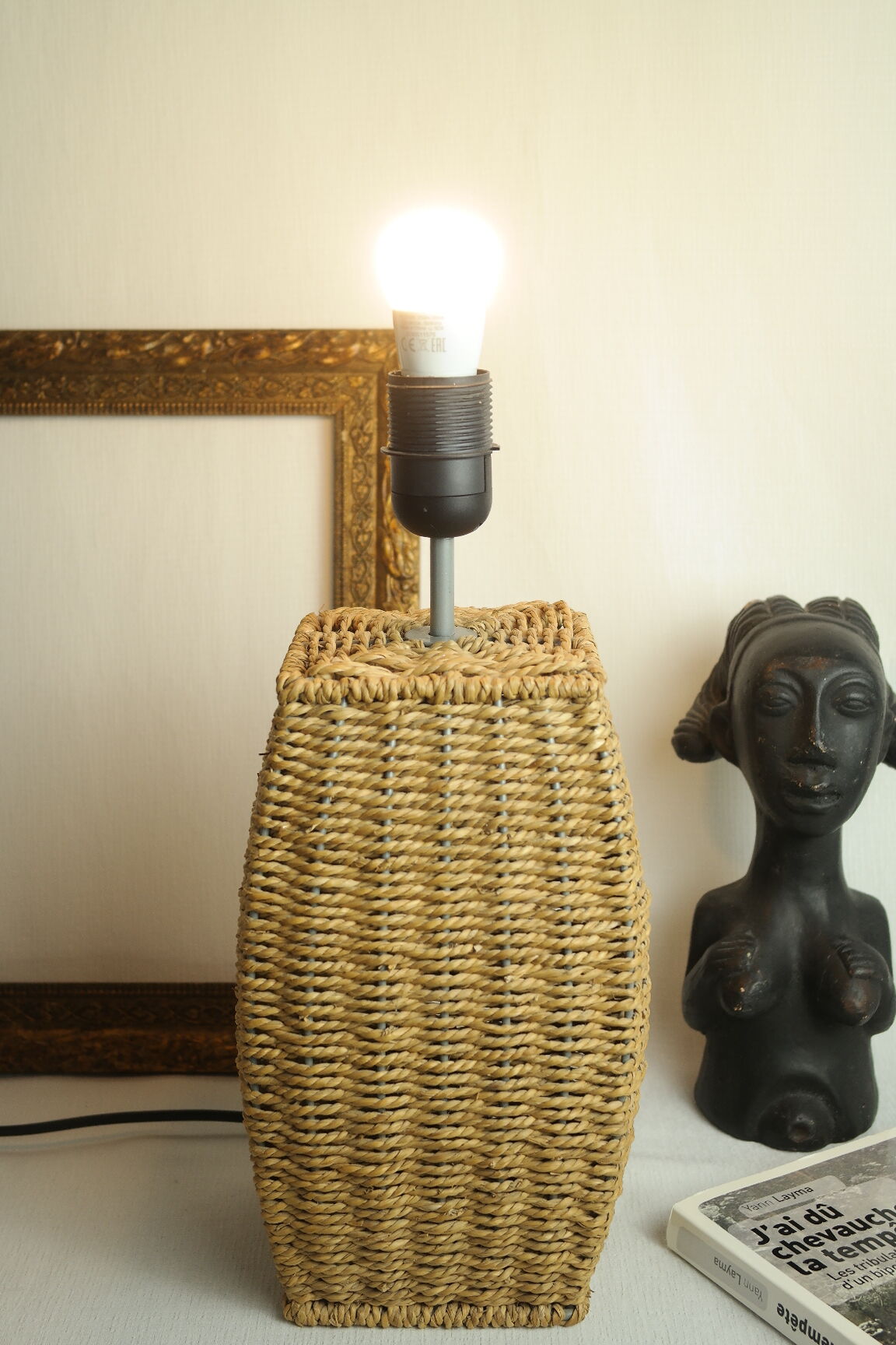 Vintage twisted natural rattan lamp foot