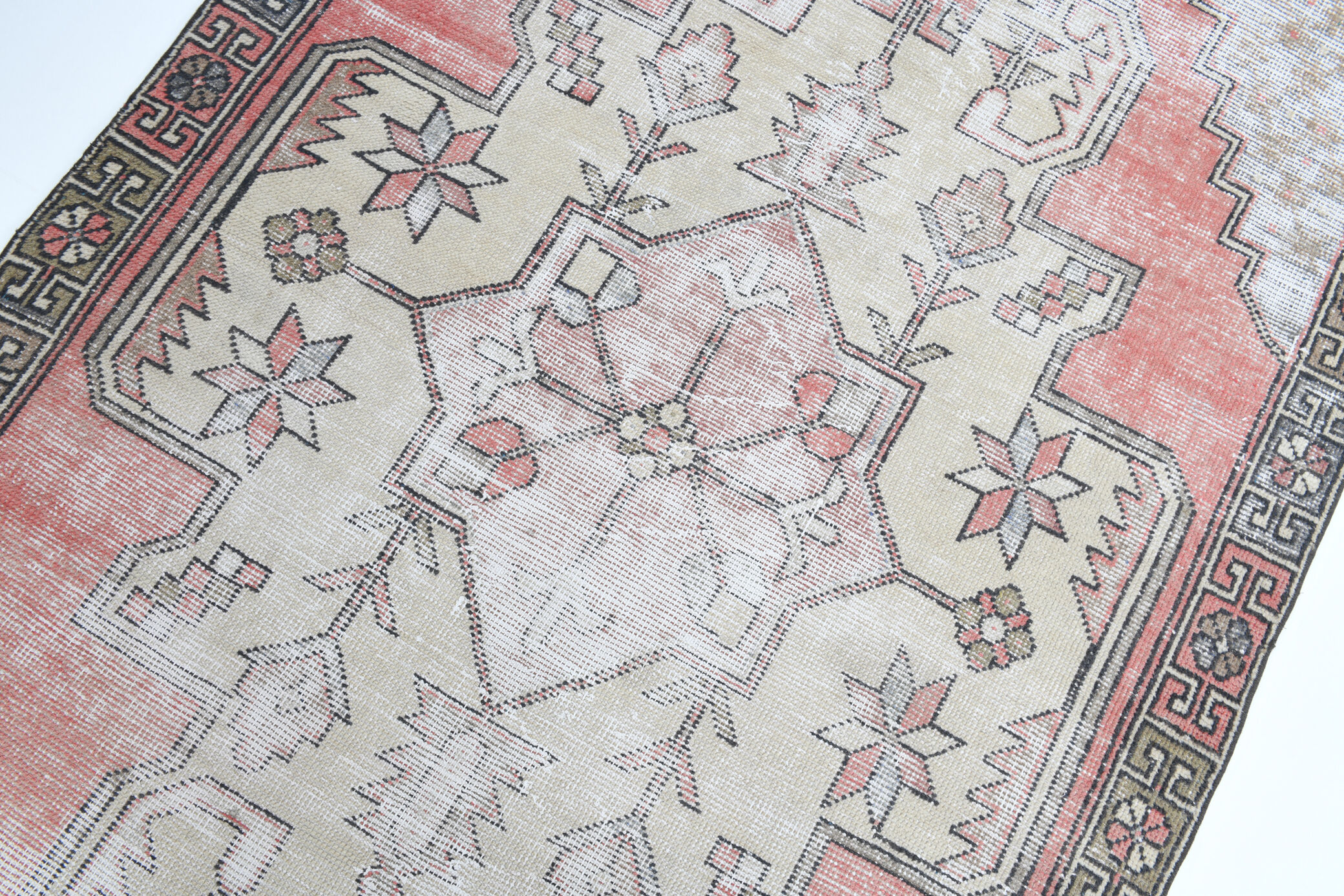 4x9 handmade distressed wool vintage rug 267x129cm