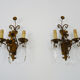 Paire d'appliques murales vintage italienne en métal doré, pampilles en verre. Année 60