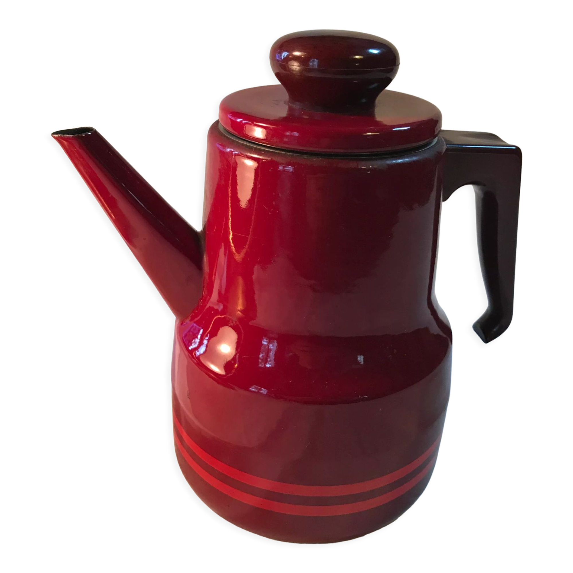 Vintage coffee maker in enamel and bakelite