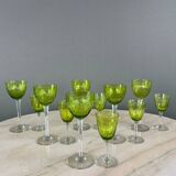 Service de verres anciens en cristal baccarat vert, xxe siècle