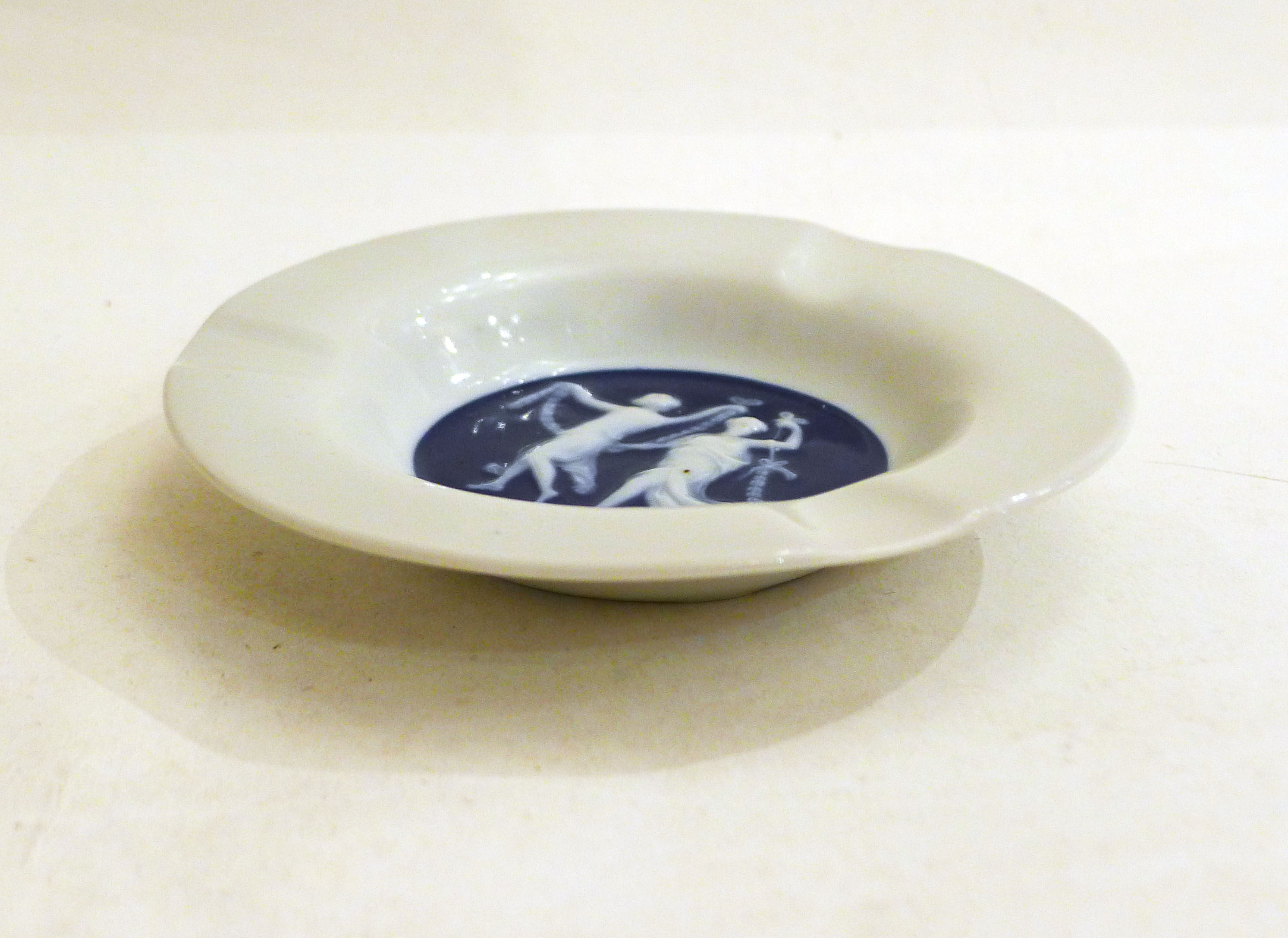 Porcelain ashtray Cameo