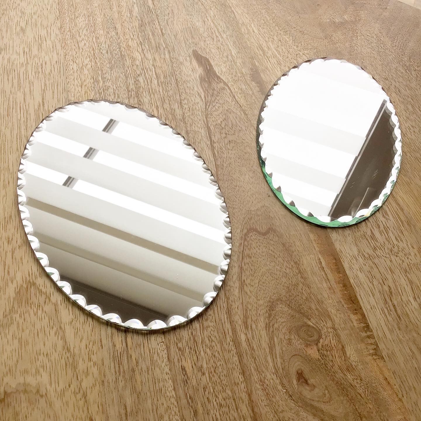 Set of 2 beveled oval mirrors to pose vintage