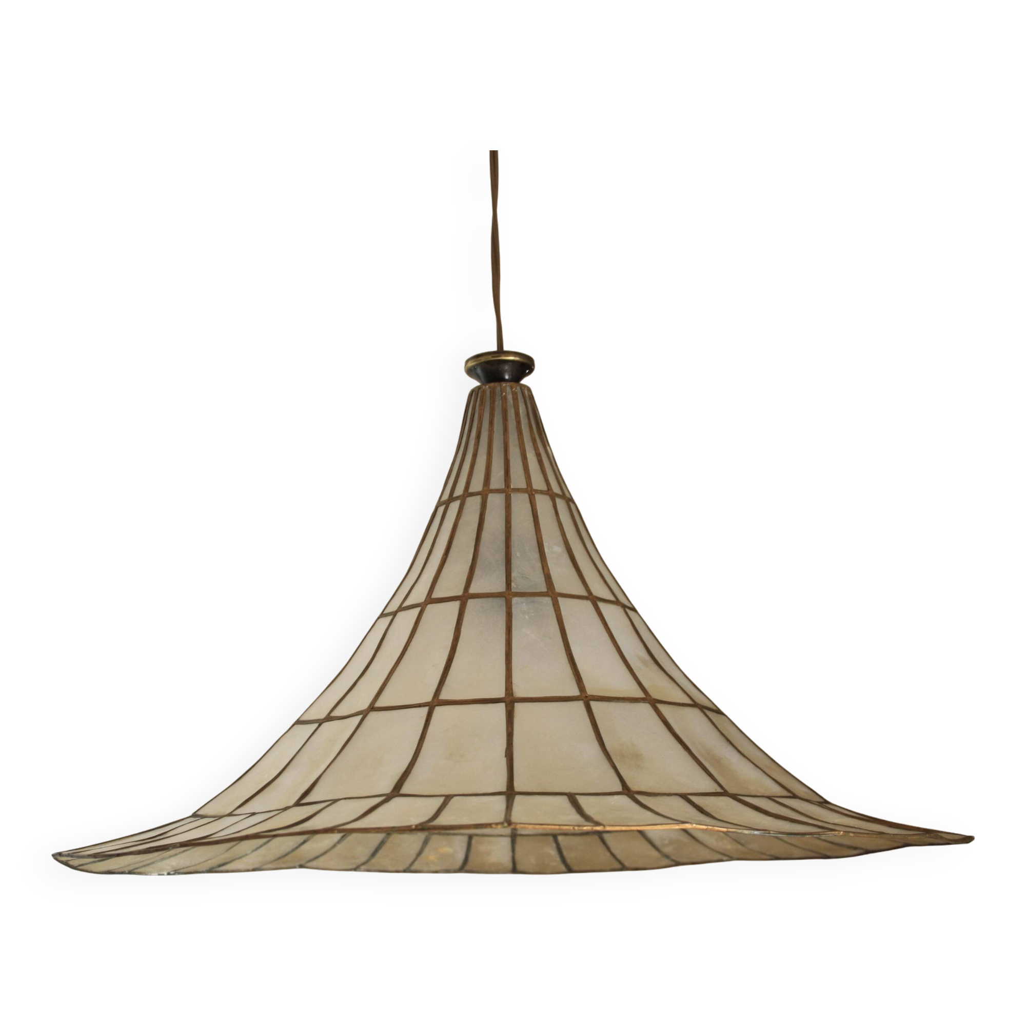 Mother-of-pearl suspension