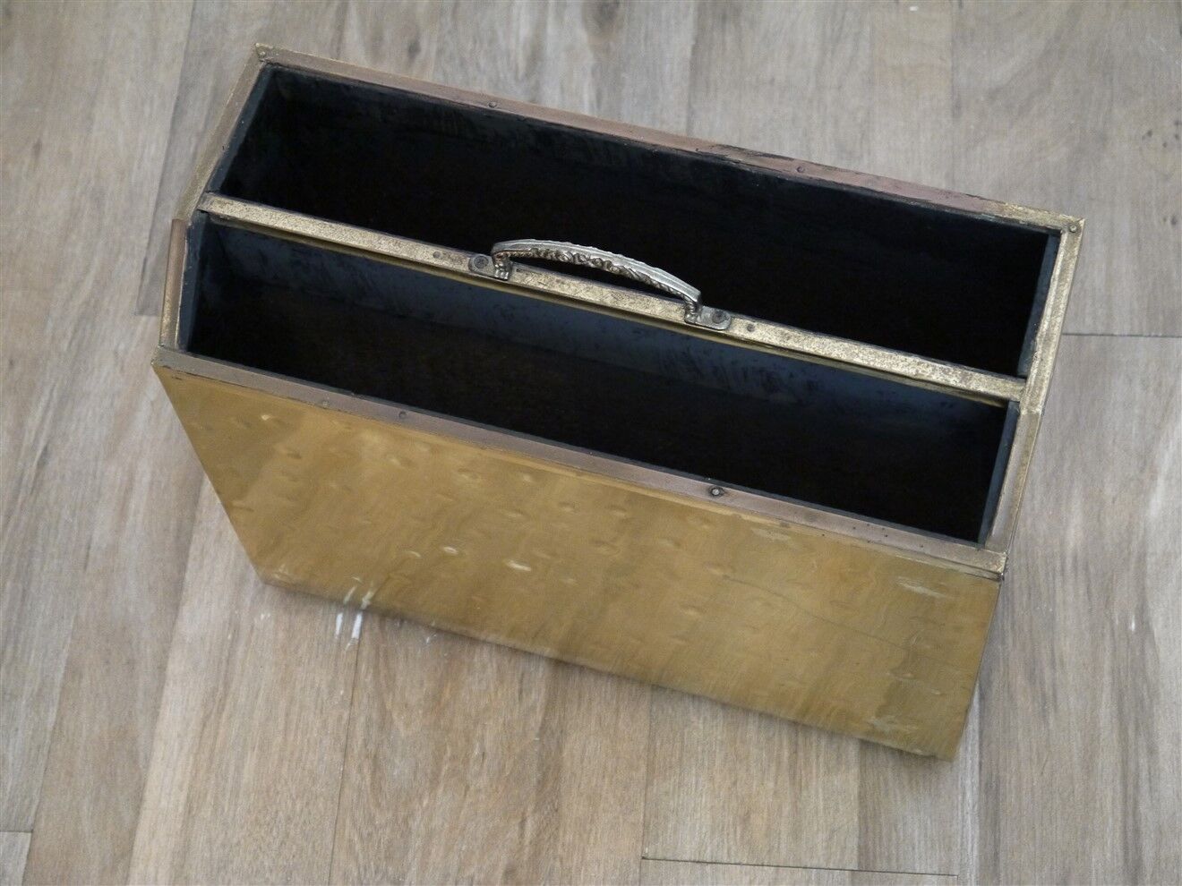Porte revue vintage en laiton 1960
