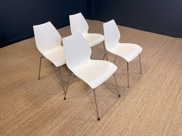 Ensemble de 4 chaises Maui blanches par Magistretti pour Kartell années 2000 Italie