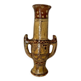 Ancien vase en poterie berbère traditionnelle kabyle