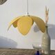 Suspension fleur pétale jaune vintage 70s