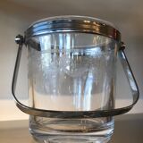 Former ice bucket with serious edging