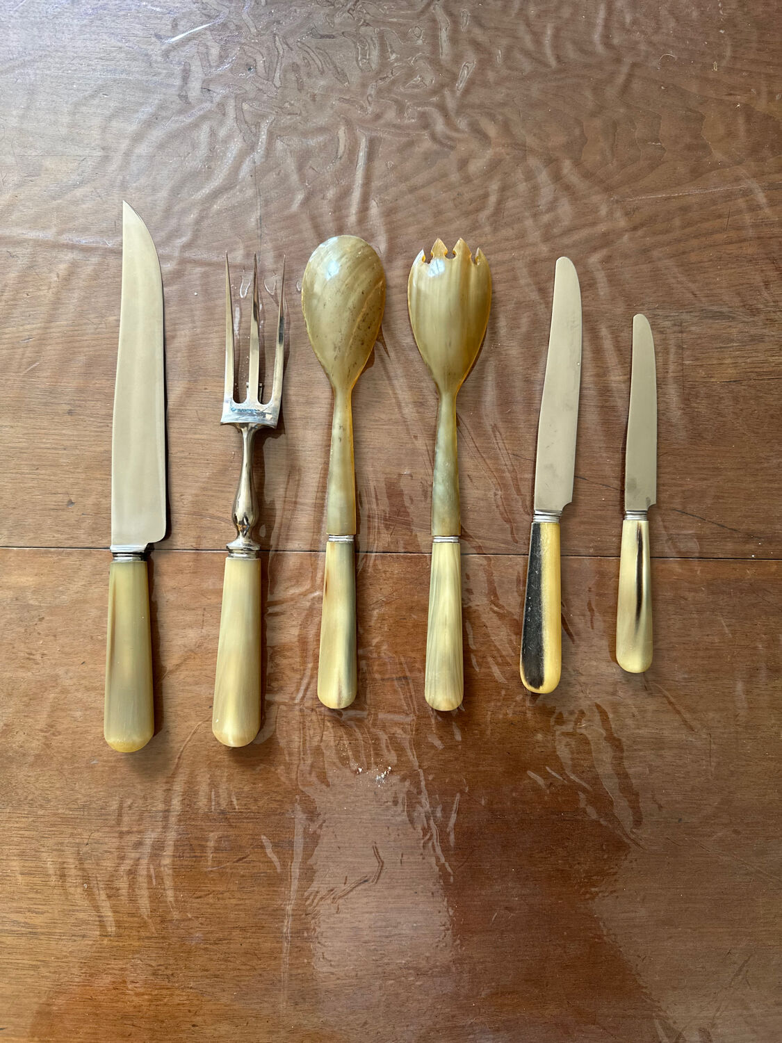 Table cutlery set in bone - 28 pieces