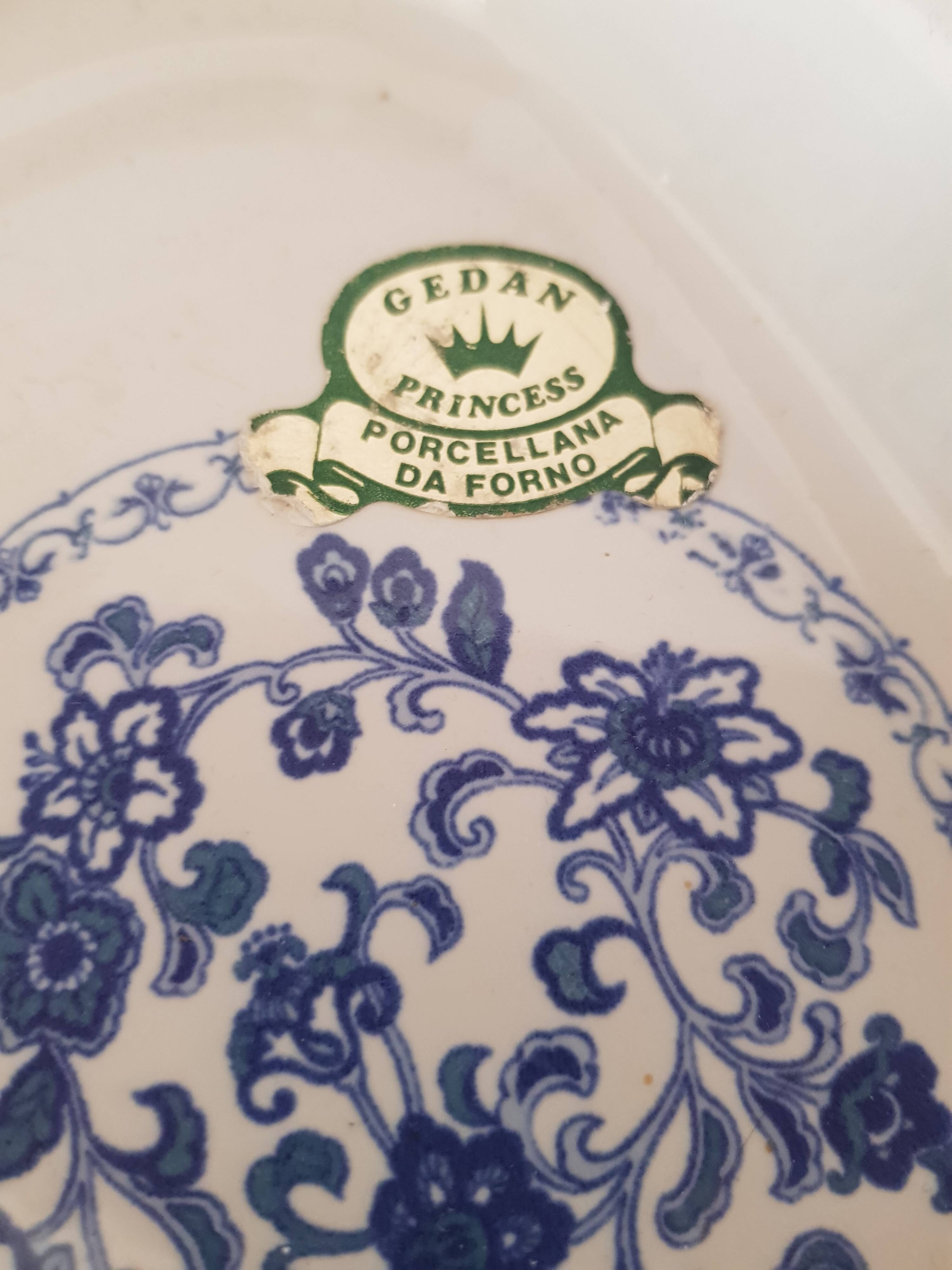 Plat en porcelaine