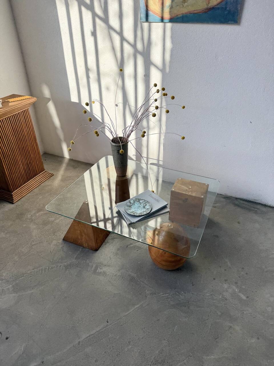 Table basse en bois et verre attribuée à Metafora