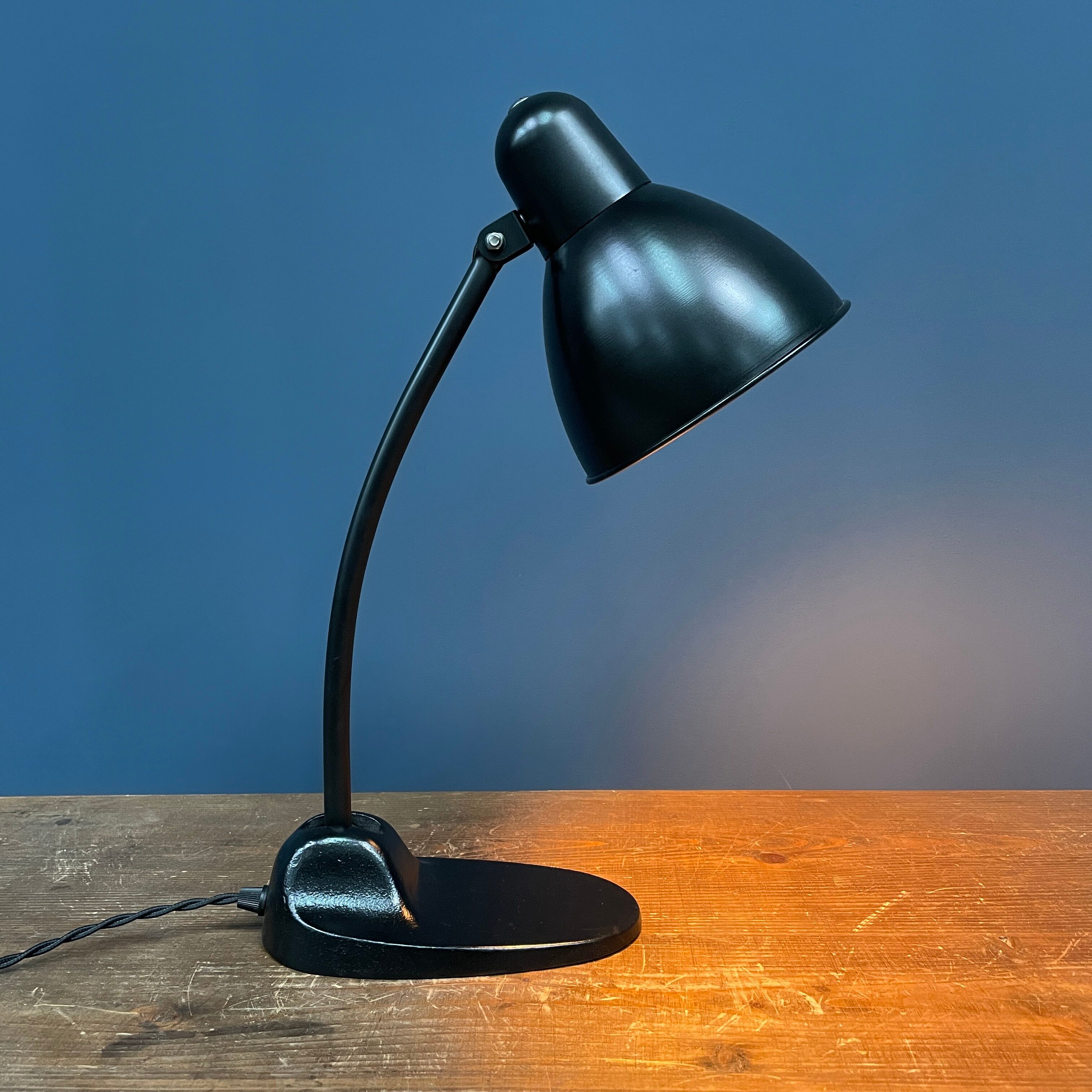 Black Bauhaus Siemens desk lamp model L299 from the 1930s